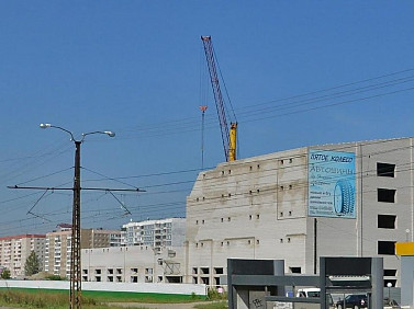 В 18-летнем барнаульском недострое массово оспаривают сделки с дольщиками