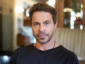 Семья актера Павла Деревянко построила три дома на Алтае